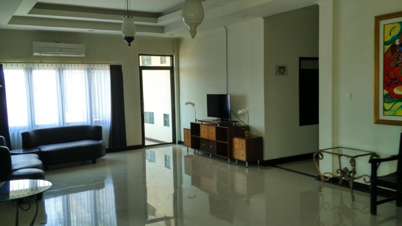 Maxi Hotel Kedonganan Jimbaran Exterior foto