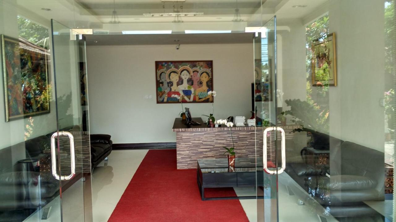 Maxi Hotel Kedonganan Jimbaran Exterior foto